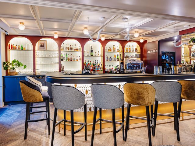 BRASSERIE JANJAN BAR BRASSERIE JANJAN