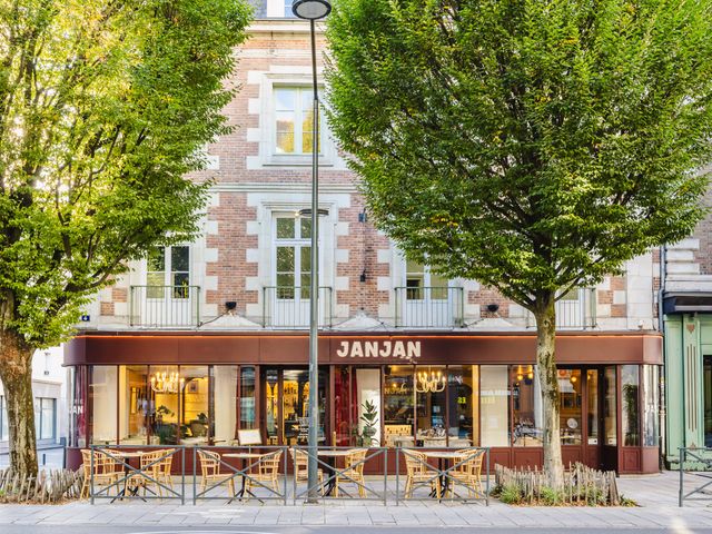 BRASSERIE JANJAN Façade Brasserie JANJAN