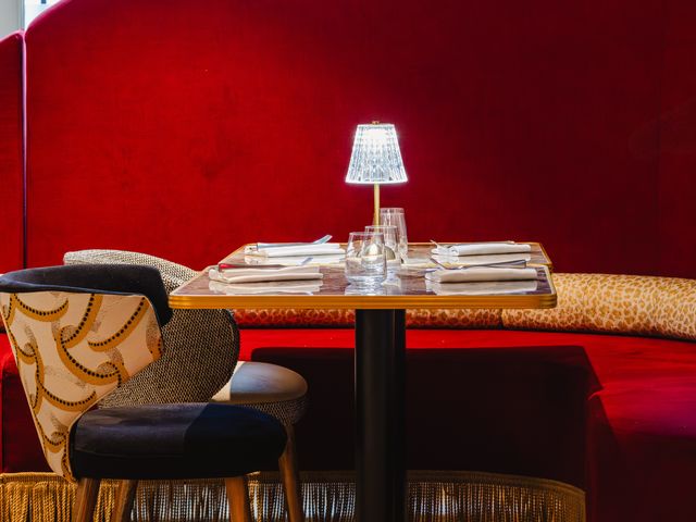 BRASSERIE JANJAN TABLE BRASSERIE JANJAN