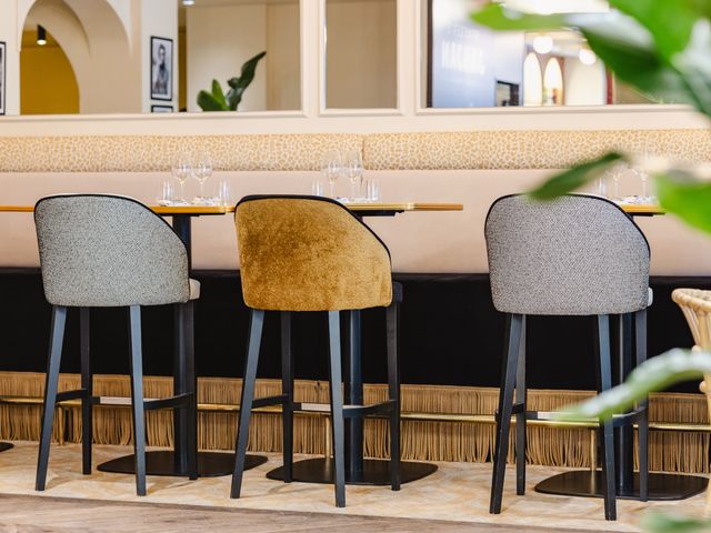 BRASSERIE JANJAN TABLE BRASSERIE JANJAN